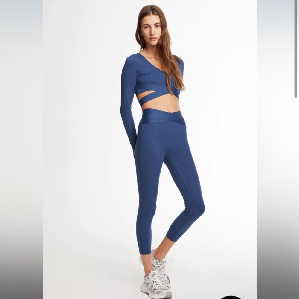 Le ore corso crossover pants blue. XS